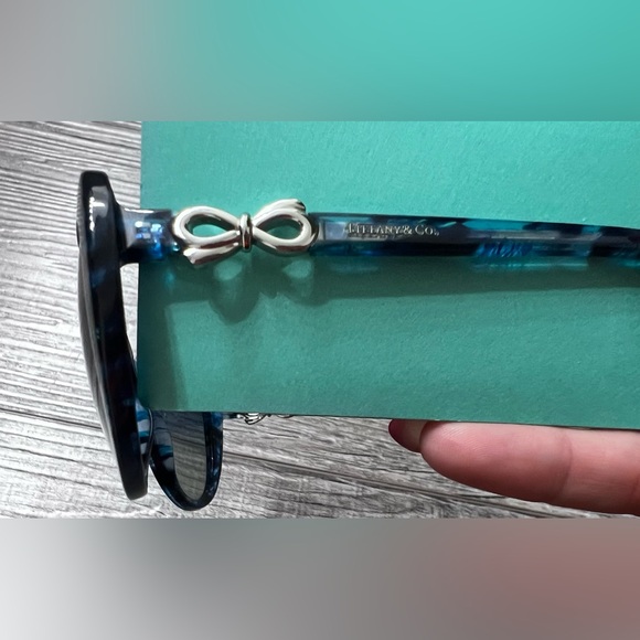 Tiffany & Co. Marbled Blue Cat Eye Sunglasses - Picture 7 of 12